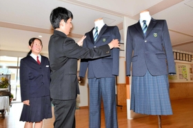 ジェンダーレスなどに配慮した新しい制服=一宮北中学校 ジェンダーレスなどに配慮した新しい制服=一宮北中学校