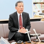 元西播磨県民局長の男性が作成した文書を巡り、第三者機関による調査をするよう兵庫県に申し入れた丸尾牧県議=24火午後、兵庫県庁