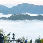 雲海に包まれた竹田城跡=朝来市和田山町竹田