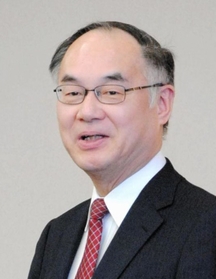 幹部職員に向けて年頭訓示する兵庫県警の加藤晃久本部長=神戸市中央区下山手通5 幹部職員に向けて年頭訓示する兵庫県警の加藤晃久本部長=神戸市中央区下山手通5