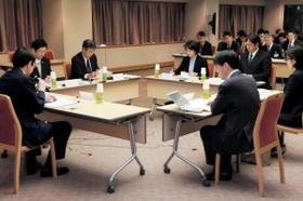 神戸市の教育行政について話し合われた市総合教育会議=同市役所 神戸市の教育行政について話し合われた市総合教育会議=同市役所