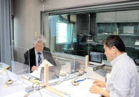 透明アクリル板を設置したスタジオ=ラジオ関西 透明アクリル板を設置したスタジオ=ラジオ関西