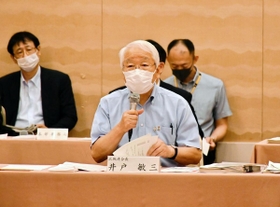 関西広域連合の新型コロナ対策で発言する連合長の井戸敏三兵庫県知事=27日午前、大阪市北区 関西広域連合の新型コロナ対策で発言する連合長の井戸敏三兵庫県知事=27日午前、大阪市北区