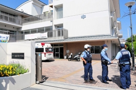 体育祭の練習中に複数人が気分不良を訴え119番があった垂水東中学校=8日午後2時4分、神戸市垂水区青山台3 体育祭の練習中に複数人が気分不良を訴え119番があった垂水東中学校=8日午後2時4分、神戸市垂水区青山台3