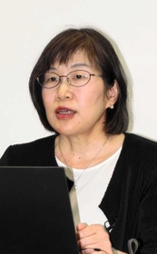 東京兵庫県人会で講演する明石定子教授=東京都中央区 東京兵庫県人会で講演する明石定子教授=東京都中央区