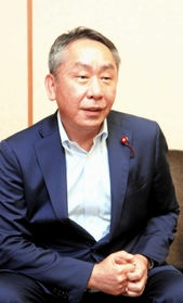 神戸市会議長に就任した坊恭寿さん 神戸市会議長に就任した坊恭寿さん
