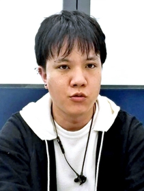 「悩みを抱えている人が安心して話せる場所にしたい」と語る内藤れんさん=神戸新聞社 「悩みを抱えている人が安心して話せる場所にしたい」と語る内藤れんさん=神戸新聞社