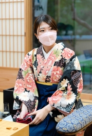7番勝負を4連勝し、喜びを語る西山朋佳白玲=16日、奈良市内(日本将棋連盟提供) 7番勝負を4連勝し、喜びを語る西山朋佳白玲=16日、奈良市内(日本将棋連盟提供)