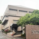 1966年に開学し、多くの教員を輩出してきた神戸親和女子大(神戸市北区)が、2023年度から男女共学に移行する方針を固めた。少子化の進行や性の多様性などを考慮し、社会情勢の変容に対応できる人材育成を目指すという。「神戸親和大学」への改称を文部科学省に届けており、6月にも正式に決定する。(小川 晶)