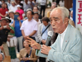 3年前の参院選で応援演説する石井一氏=2019年7月4日、神戸市中央区北長狭通3 3年前の参院選で応援演説する石井一氏=2019年7月4日、神戸市中央区北長狭通3