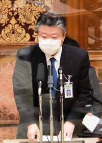 参院法務委で答弁する最高裁の小野寺真也総務局長=17日午前 参院法務委で答弁する最高裁の小野寺真也総務局長=17日午前