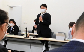 国会議員を前に予算編成についての要望を伝える斎藤元彦知事=参院議員会館 国会議員を前に予算編成についての要望を伝える斎藤元彦知事=参院議員会館