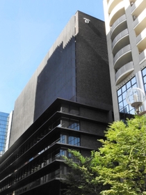 神戸市役所4号館=神戸市中央区加納町6 神戸市役所4号館=神戸市中央区加納町6