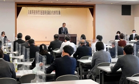 出席者が連携を確認した代表者会議=県警本部(提供) 出席者が連携を確認した代表者会議=県警本部(提供)