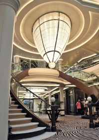 「セブンシーズ・エクスプローラー」の船内 「セブンシーズ・エクスプローラー」の船内