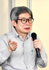 国際リゾート確立に向けて芸術文化の必要性を語る平田オリザさん=東京・日本橋のみなと銀行東京支店 国際リゾート確立に向けて芸術文化の必要性を語る平田オリザさん=東京・日本橋のみなと銀行東京支店