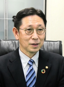 神戸地方法務局長に着任した柳川謙二さん 神戸地方法務局長に着任した柳川謙二さん