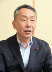 第65代全国市議会議長会長に就いた神戸市会議長の坊恭寿さん=神戸市会 第65代全国市議会議長会長に就いた神戸市会議長の坊恭寿さん=神戸市会