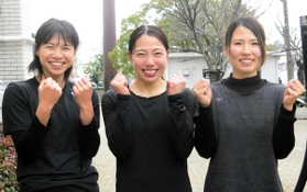 今春から籠谷に所属する陸上の(右から)那須真由、横田華恋、稲岡真由=尼崎市内 今春から籠谷に所属する陸上の(右から)那須真由、横田華恋、稲岡真由=尼崎市内