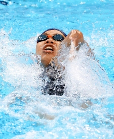 女子100メートル背泳ぎ決勝 優勝した小西杏奈。東京五輪の女子400メートルメドレーリレー代表に決まった 女子100メートル背泳ぎ決勝 優勝した小西杏奈。東京五輪の女子400メートルメドレーリレー代表に決まった