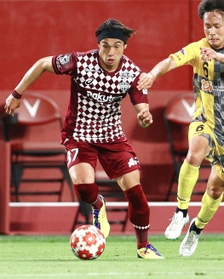古巣対決で果敢なドリブル突破に期待が懸かる神戸の増山=16日、ノエビアスタジアム神戸 古巣対決で果敢なドリブル突破に期待が懸かる神戸の増山=16日、ノエビアスタジアム神戸