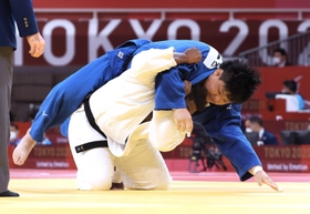 柔道男子100キロ超級敗者復活戦 キューバのフェルナンデスサストレに技ありを奪われる正木健人(撮影・吉田敦史) 柔道男子100キロ超級敗者復活戦 キューバのフェルナンデスサストレに技ありを奪われる正木健人(撮影・吉田敦史)