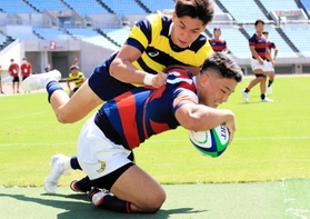 関学大-立命大 前半、トライを奪う関学大のWTB加藤 関学大-立命大 前半、トライを奪う関学大のWTB加藤