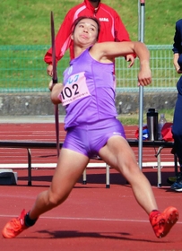 女子やり投げ決勝 58メートル03で4連覇を達成した大体大の武本紗栄 女子やり投げ決勝 58メートル03で4連覇を達成した大体大の武本紗栄