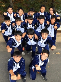近畿大会へ向けて意気込む男子・川西緑台の選手たち=丹波篠山市の篠山鳳鳴高(撮影・吉田敦史) 近畿大会へ向けて意気込む男子・川西緑台の選手たち=丹波篠山市の篠山鳳鳴高(撮影・吉田敦史)