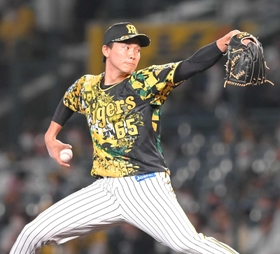 失点が続いた昨季の反省を生かし、好投を続ける阪神の湯浅京己=甲子園 失点が続いた昨季の反省を生かし、好投を続ける阪神の湯浅京己=甲子園