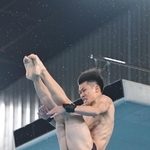 成年男子高飛び込み決勝 自己最高記録で優勝した玉井陸斗=滋賀・インフロニア草津アクアティクスセンター(撮影・大田将之)