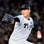 阪神-ソフトバンク 6回、継投でマウンドに上がった及川=28日夜、西宮市の甲子園球場(撮影・丸山桃奈)