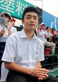 今大会のキャッチフレーズ「じぶん史上、最高の夏」を考案した神戸国際大付属高校の宇陽大空さん=8日午後、西宮市の甲子園球場 今大会のキャッチフレーズ「じぶん史上、最高の夏」を考案した神戸国際大付属高校の宇陽大空さん=8日午後、西宮市の甲子園球場