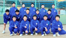 近畿大会に挑戦する野球部。着替える時間を短縮するためユニホームではなく、体操服で練習する=八鹿青渓中 近畿大会に挑戦する野球部。着替える時間を短縮するためユニホームではなく、体操服で練習する=八鹿青渓中