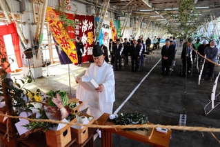 ズワイガニ漁の安全と豊漁を祈る神事=柴山港