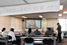 オンラインを活用して開かれた「丹波篠山研究発表会」に参加する学生ら=丹波篠山フィールドステーション オンラインを活用して開かれた「丹波篠山研究発表会」に参加する学生ら=丹波篠山フィールドステーション