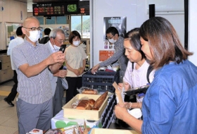 JR篠山口駅にオープンした「丹波篠山スクエア」=丹波篠山市大沢
