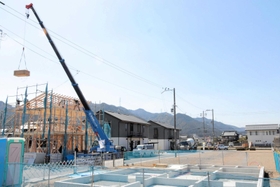 造成地や建設中の住宅が並ぶ人気エリア=丹波篠山市杉 造成地や建設中の住宅が並ぶ人気エリア=丹波篠山市杉