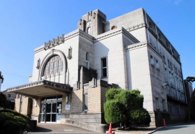 JR加古川駅前への移転が計画されている加古川図書館。三島由紀夫が徴兵検査を受けた場所としても知られる=加古川市加古川町木村 JR加古川駅前への移転が計画されている加古川図書館。三島由紀夫が徴兵検査を受けた場所としても知られる=加古川市加古川町木村