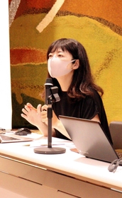 母親をケアした経験を話す松岡園子さん=加古川市総合福祉会館 母親をケアした経験を話す松岡園子さん=加古川市総合福祉会館