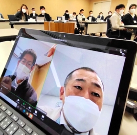避難所と災害対策本部を結んだとの想定で行われた情報伝達訓練=高砂市役所南庁舎 避難所と災害対策本部を結んだとの想定で行われた情報伝達訓練=高砂市役所南庁舎