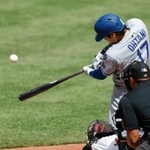 オリオールズ戦の三回、この日2本目となる48号ソロを放つ大谷翔平=7日、ボルティモア(AP=共同)