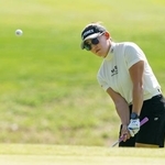 第3ラウンド、通算14アンダーで3位に浮上した岩井千怜=TPCリバースベンド(共同)