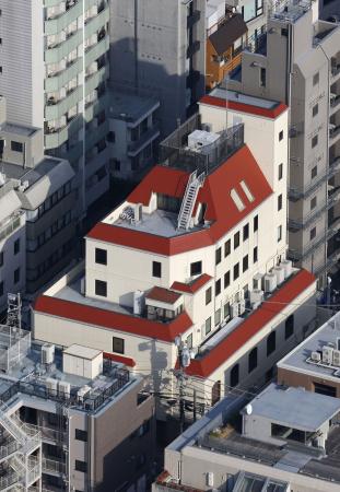 世界平和統一家庭連合(旧統一教会)の本部が入るビル=3月、東京都渋谷区