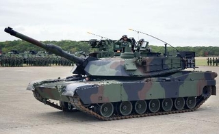台湾が就役させた戦車エーブラムス=31日、台湾・新竹県(共同)