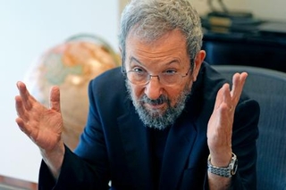 共同通信の単独インタビューに応じるイスラエルのエフド・バラク元首相(共同)