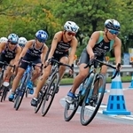 女子で優勝した林愛望(手前)のバイク=東京・お台場
