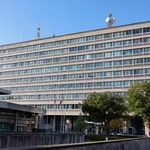 長野県警本部が入る長野県庁=17日、長野市