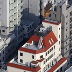 世界平和統一家庭連合(旧統一教会)の本部が入るビル=3月、東京都渋谷区