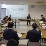 広島市で開かれた、原爆資料館での子ども向け新展示について内容を検討する会議=29日午後